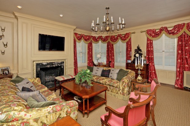 22 Westmoreland Place living room